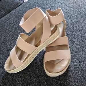 Strappy sandal